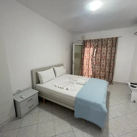 Haxhi ساراندا