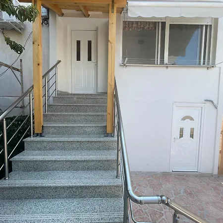Haxhi *