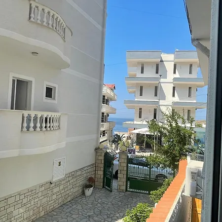 Haxhi ساراندا